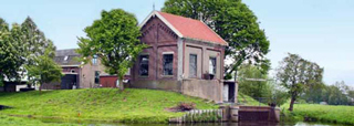Gemaal met machinistenwoning